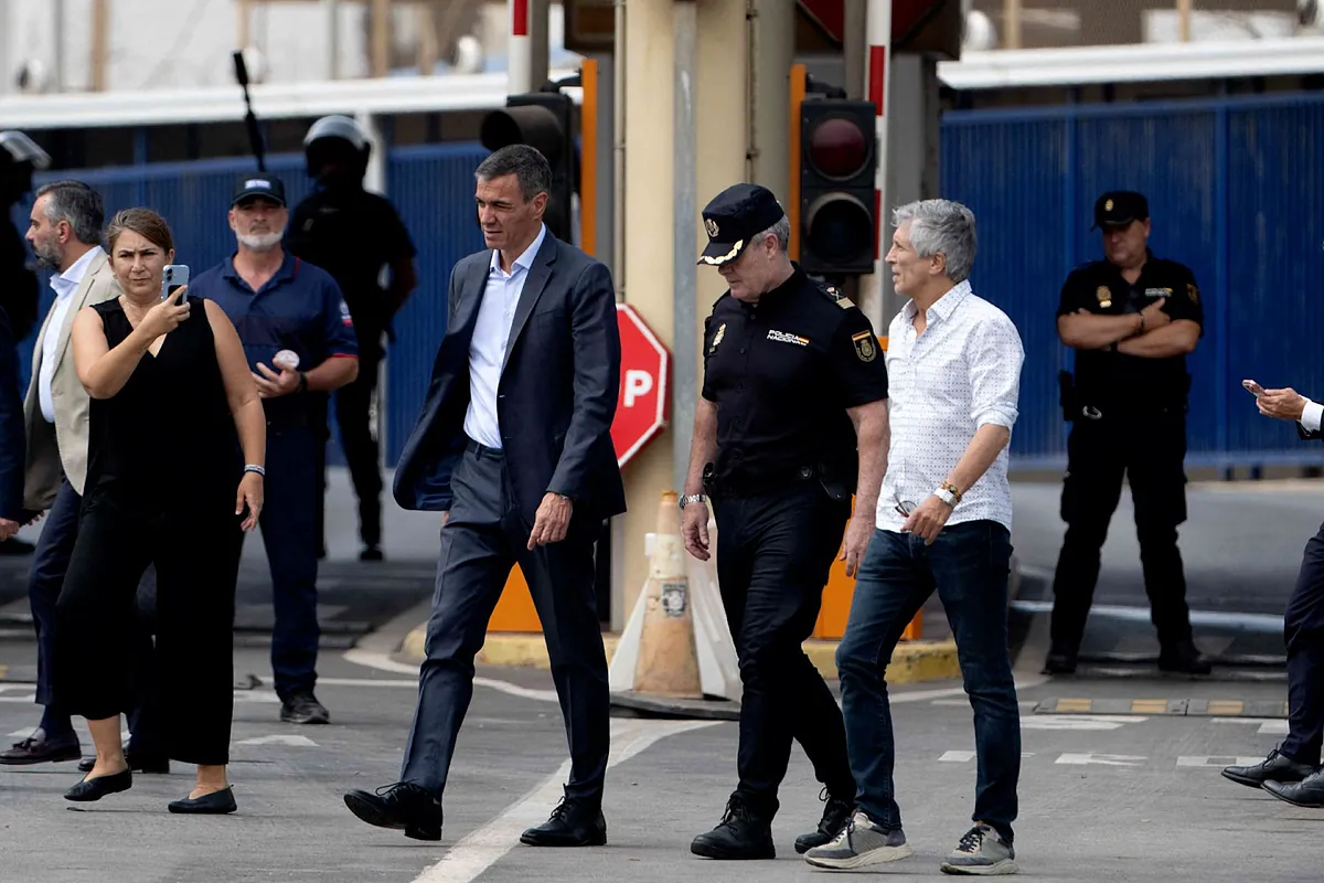 Insultos y pitada contra Sánchez y Marlaska en Ceuta por su gestión de la crisis migratoria