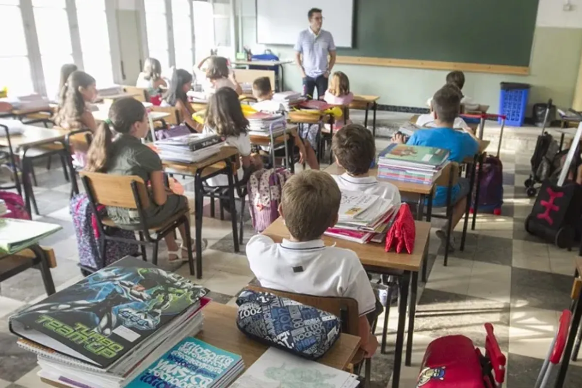 Hospitalizadas por salmonelosis  14 alumnas de un colegio de Talavera (Toledo), una de ellas en la UCI