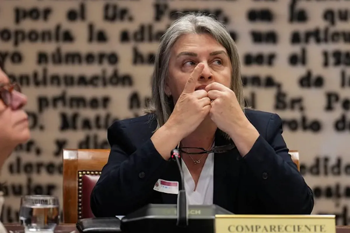 La mujer de Santos Cerdán se niega a declarar en el Senado alegando que su marido está siendo investigado