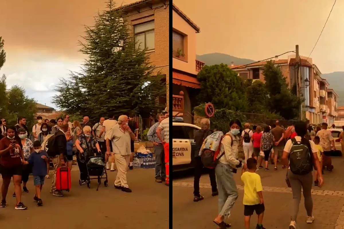 Momento en el que los vecinos de Sotillo de la Adrada son desalojados por el incendio