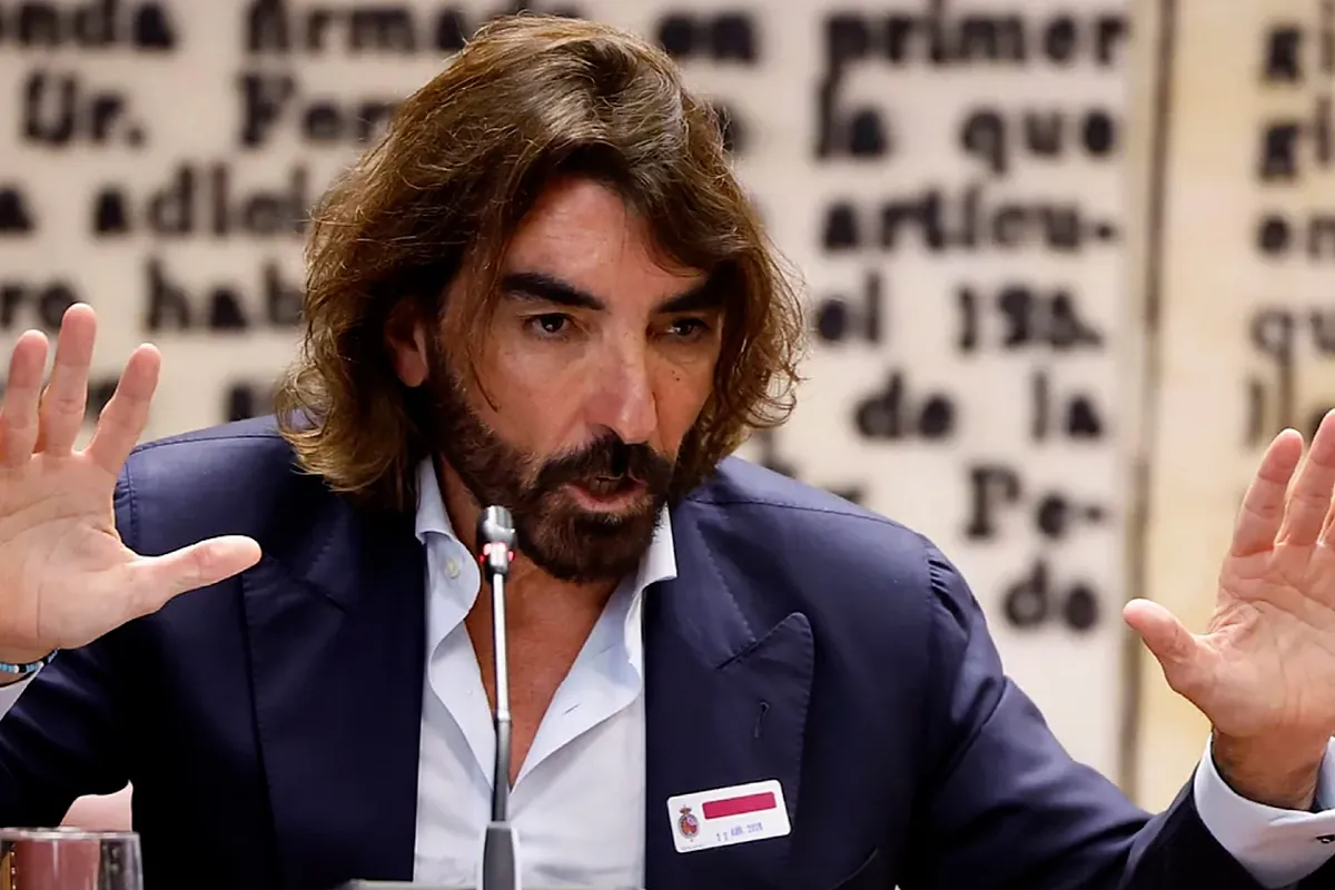 Tensión en el Senado durante el interrogatorio a Javier Hidalgo: "Me está acusando de un delito"