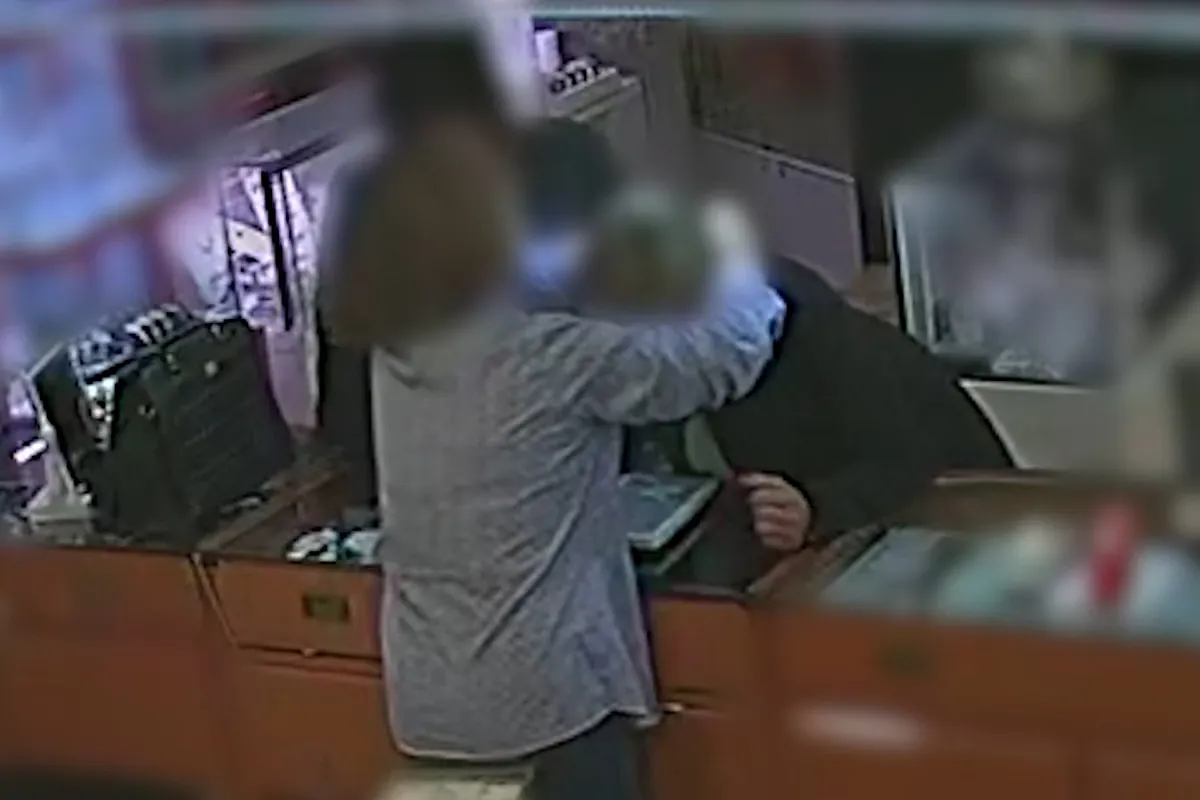 Así robaba una banda de 'descuideros' de mantas de joyas