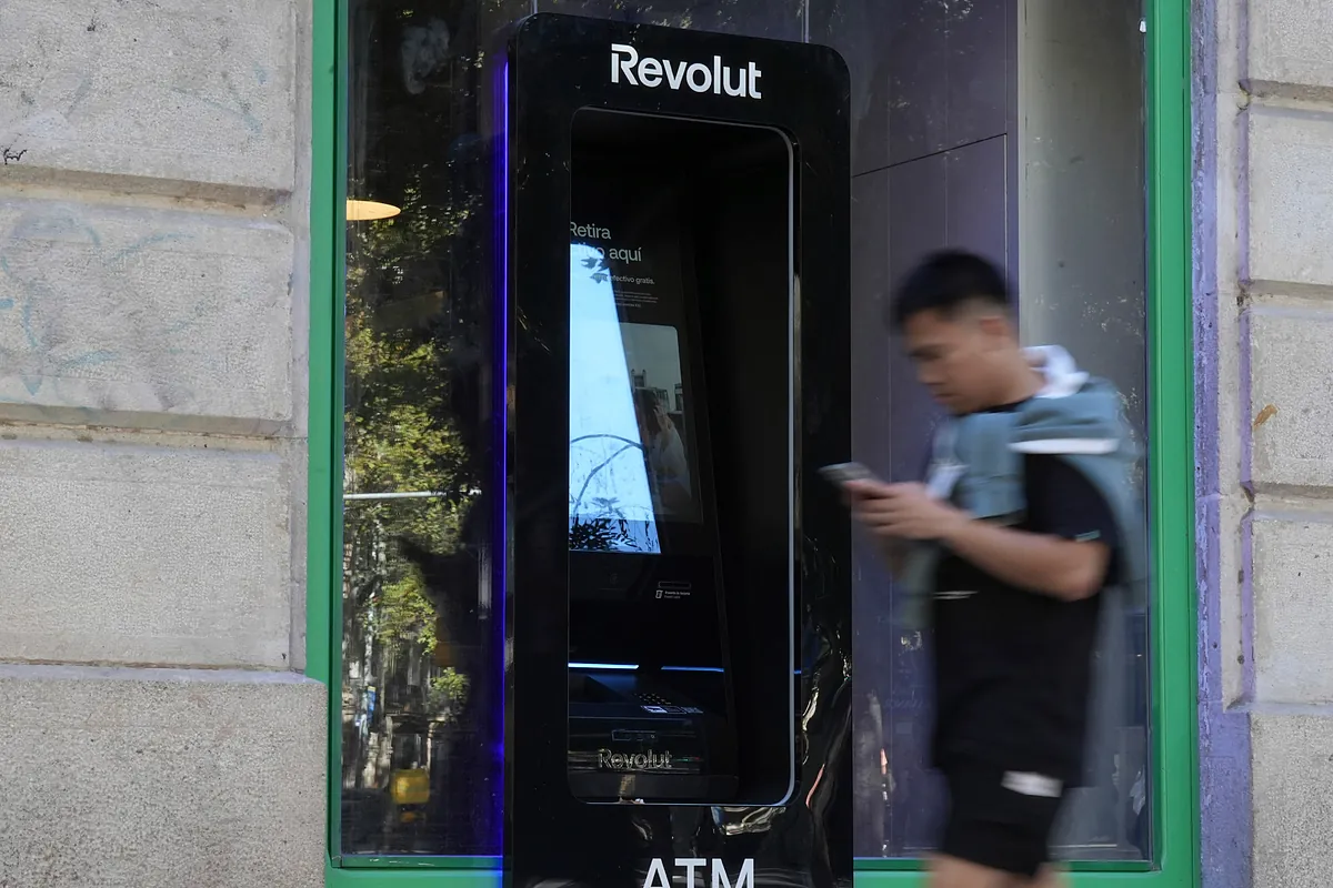 Revolut y MyInvestor lideran el crecimiento de los neobancos en 2025 y disparan el ahorro bajo gestión más de un 30%