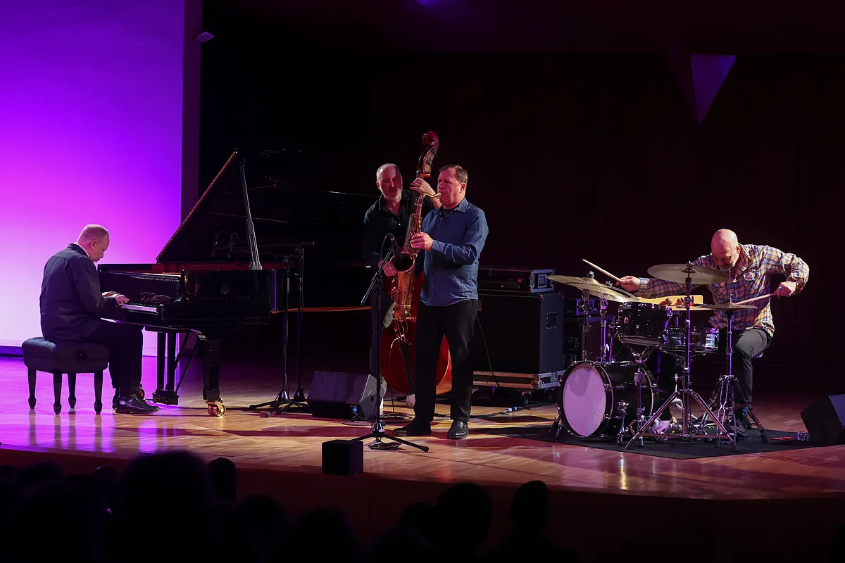 Cuatro magos capaces de reinventar el tiempo