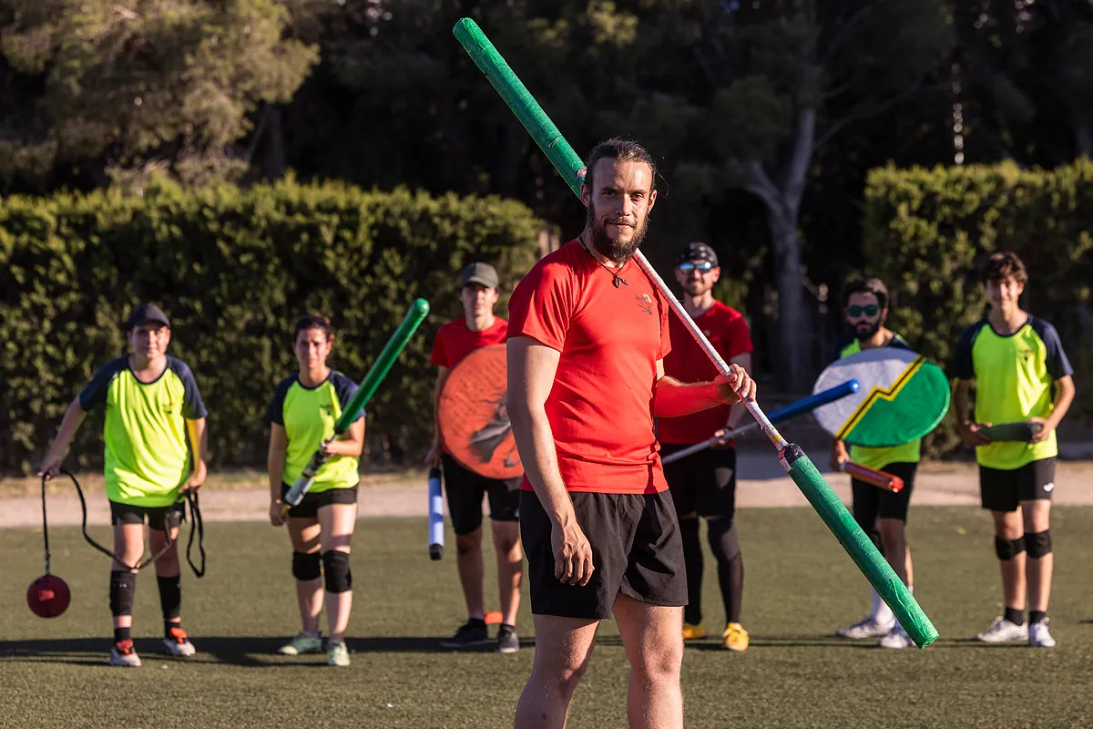 Quádbol, jugger, footgolf... radiografía de los deportes que intentan "quitarse la imagen de frikis"