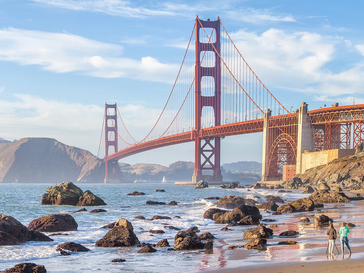 San Francisco, una ciudad para perderse cuesta arriba entre la niebla, la historia y el futuro