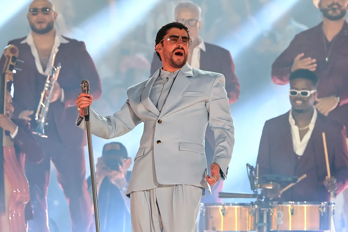 Bad Bunny gana su primer Emmy por su espectáculo de la Super Bowl