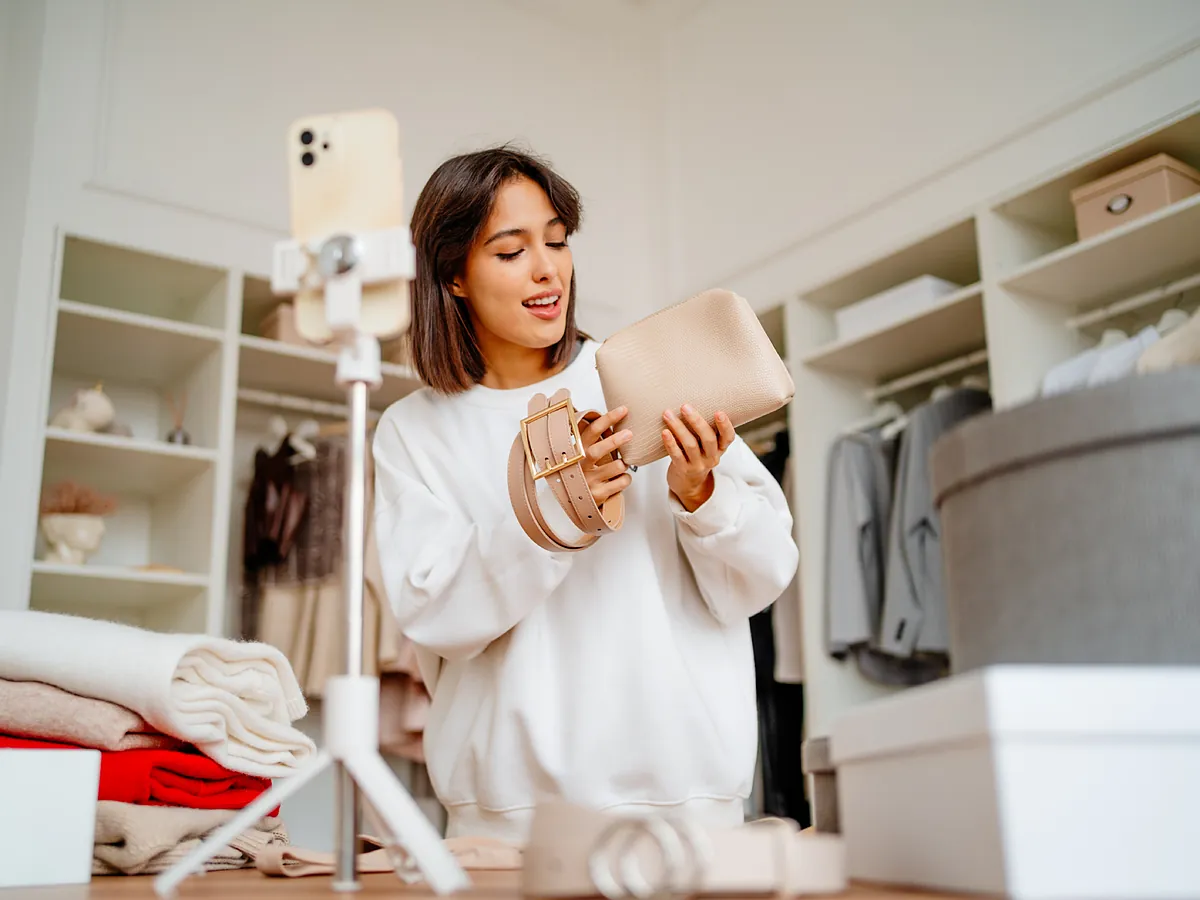 Por qué el regifting o vender los regalos que no te han gustado es una práctica cada vez más generalizada (y sin sentimiento de culpa)