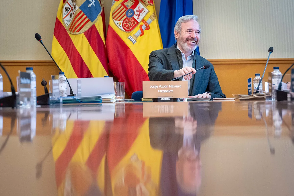 El PP de Aragón fija como objetivo cerrar un "acuerdo global" con Vox antes del 3 de marzo