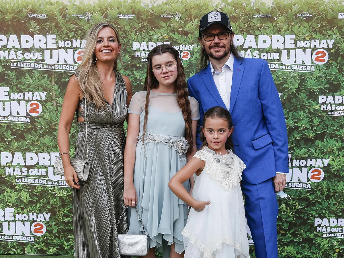 La desconocida mujer de Santiago Segura: María Amaro, la maquilladora que enamoró al director hace casi 30 años y con la que tuvo a sus hijas Sirena y Calma