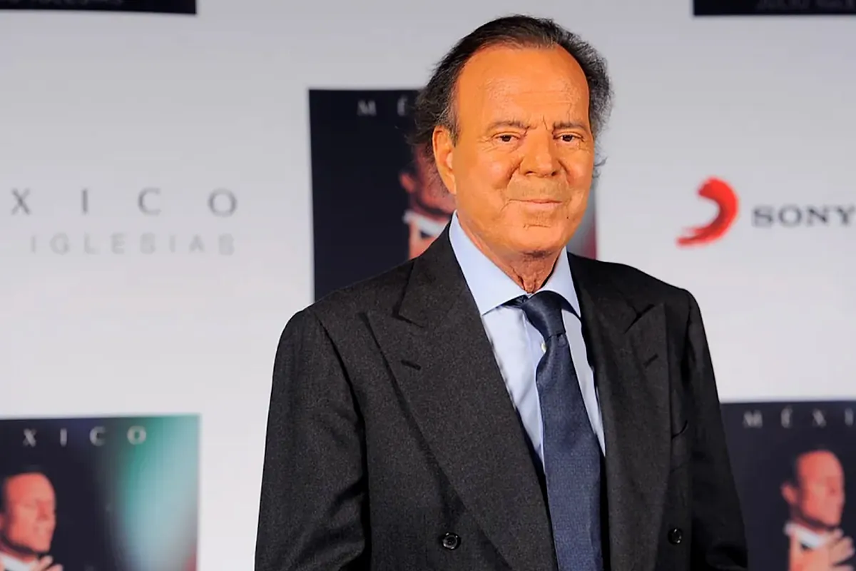 Julio Iglesias, investigado por la Fiscalía por dos presuntos delitos de agresión sexual