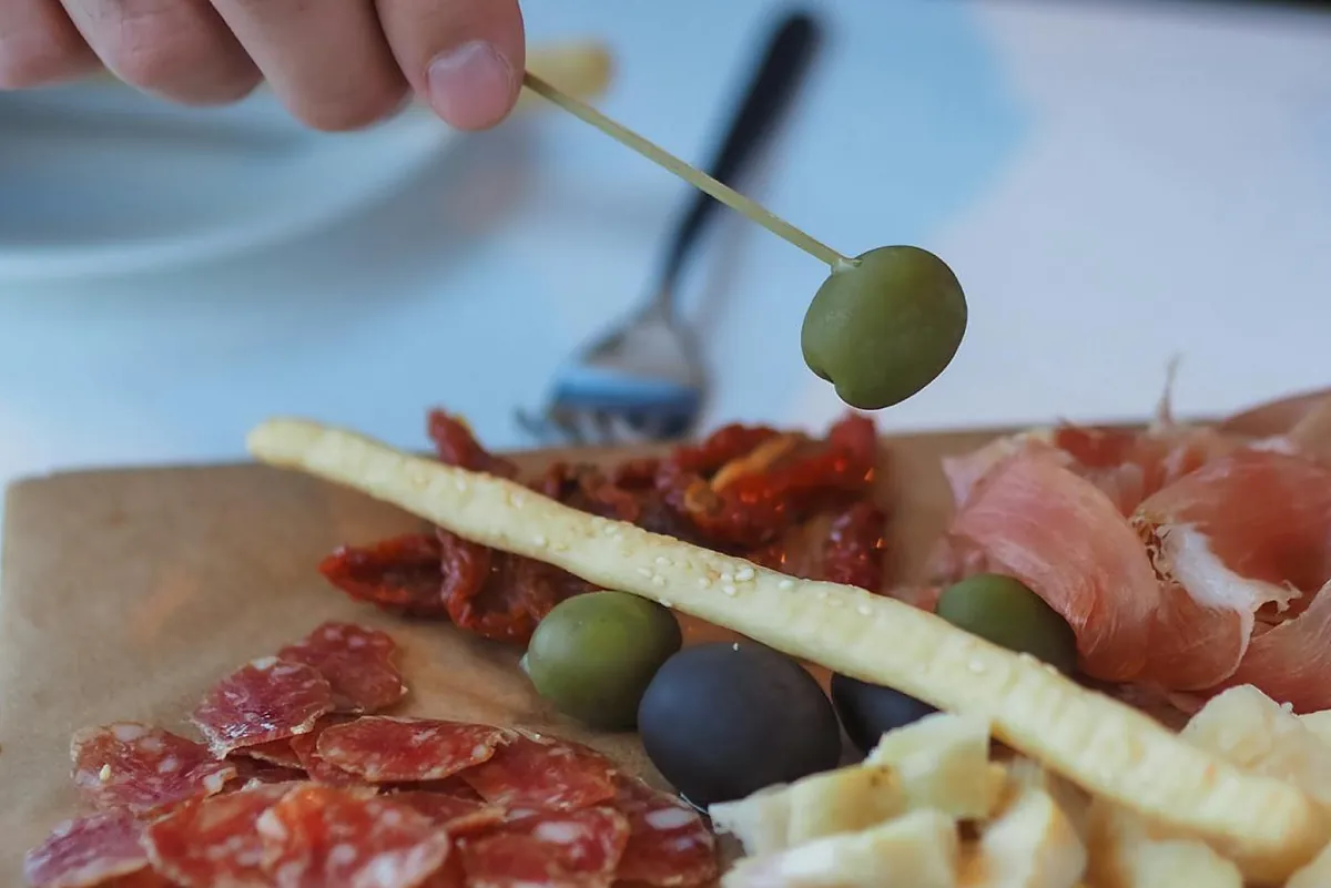 El pequeño bar escondido del centro de Málaga perfecto para tapear como antes: sabor casero y alma de barrio