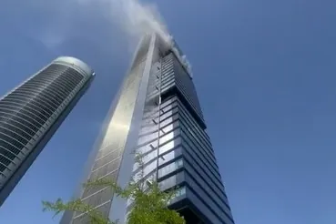 Madrid Finans Bölgesi'ndeki Moeve Kulesi'nde yangın ve tahliye