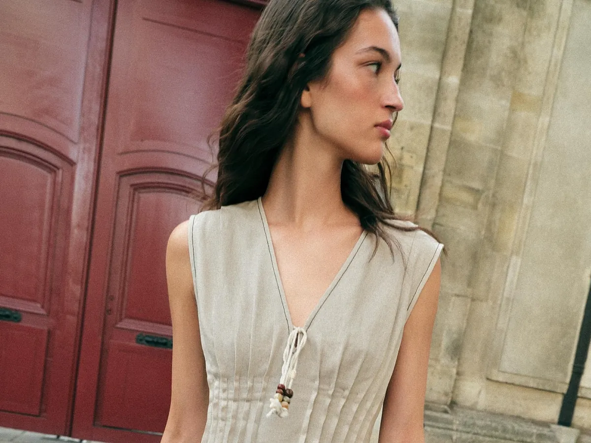 8 vestidos de playa de Zara y Mango muy favorecedores a partir de los 50 y que no pueden faltar en la maleta de las vacaciones