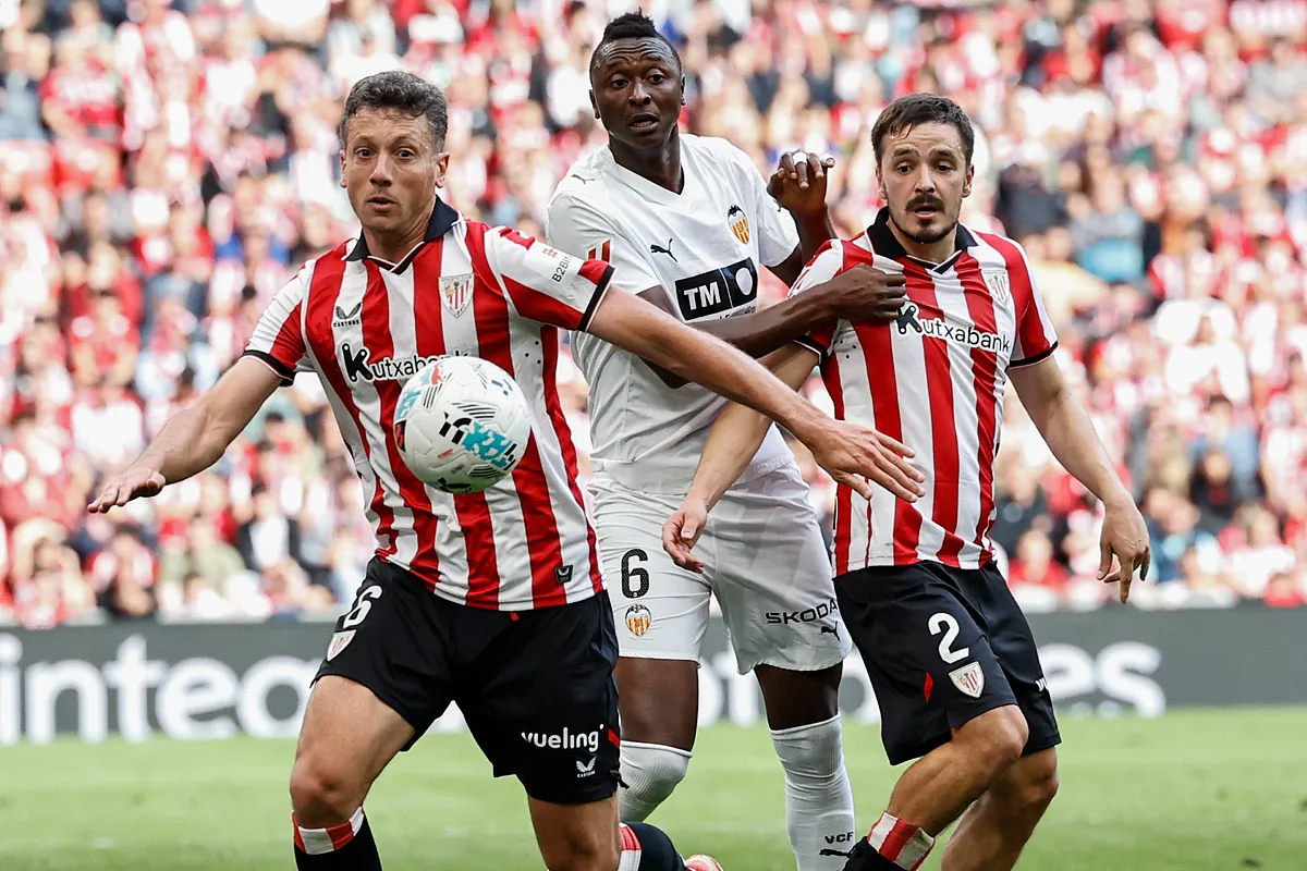 El Valencia respira asaltando San Mamés el día que Nico Williams vuelve a preocupar a España