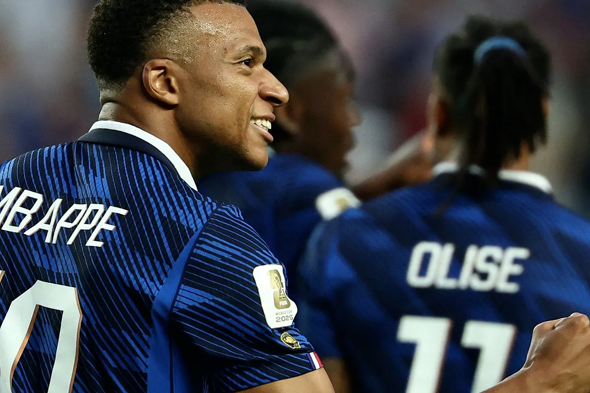 Mbappé tras su doblete ante Irak y las comparaciones con el argentino: "No me fijo en lo que hace Messi"