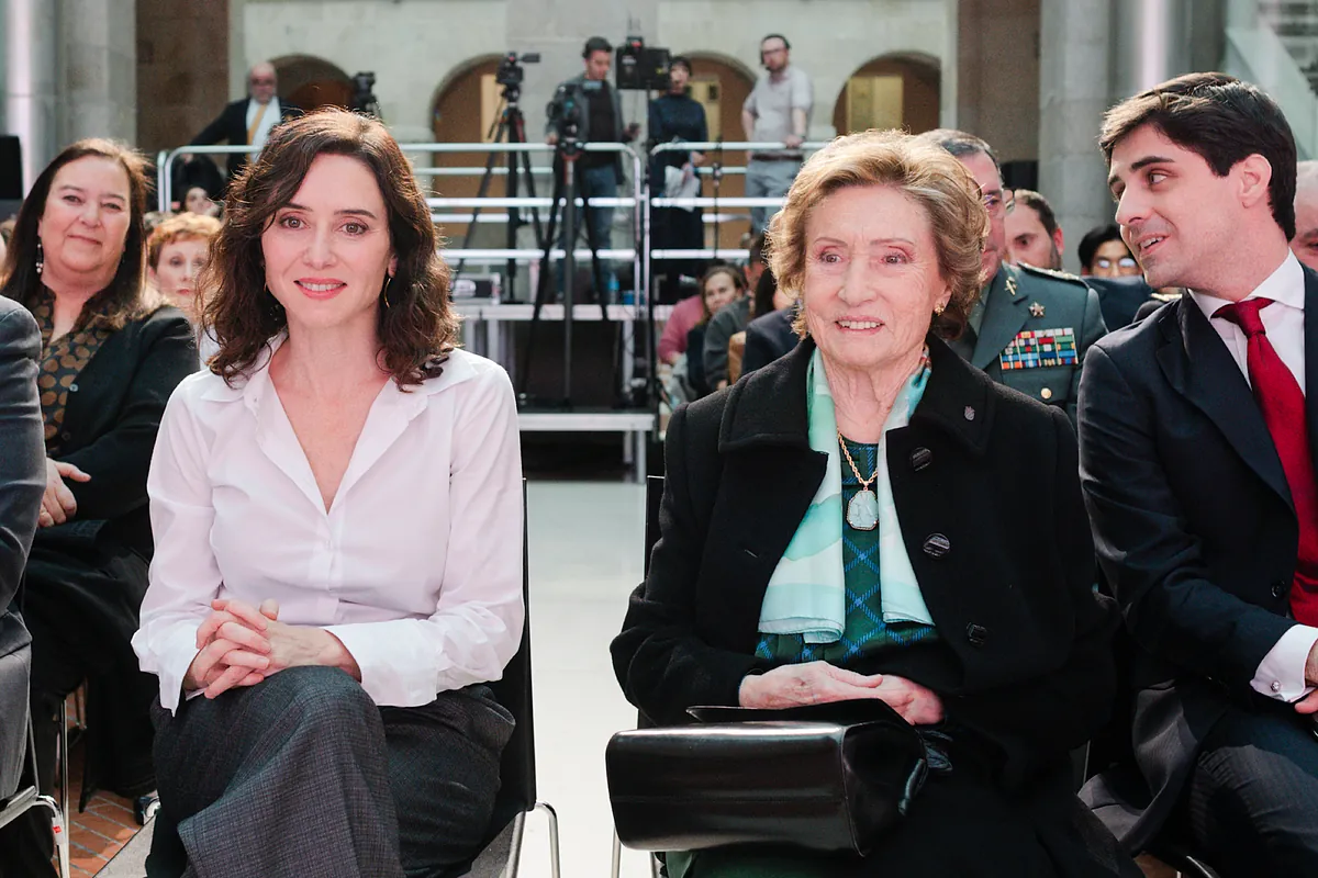 Ayuso, en el 30 aniversario del asesinato de Fernando Múgica: "Sánchez se sienta en La Moncloa por expreso deseo de Bildu y ha dado a ETA legitimidad y poder para reescribir nuestra Historia"