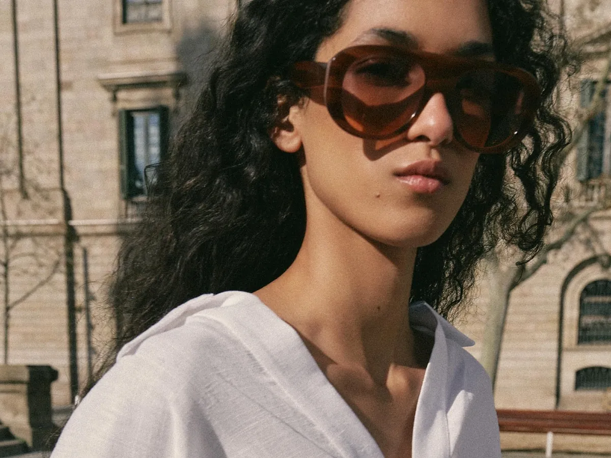 La camisa perfecta para volver a la oficina está en Zara: por menos de 14 euros, de lino y un éxito entre las chicas del norte