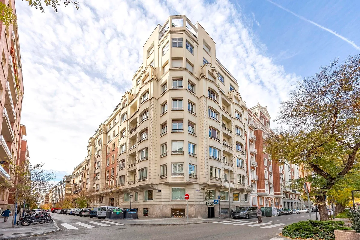 Inversores y lujo reemplazan al pequeño comprador en la gran cita de la vivienda en Madrid