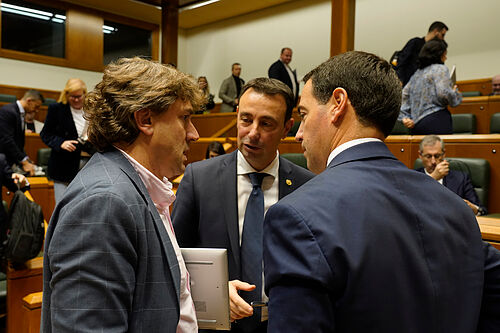 Pradales y Ubarretxena ultiman el s� definitivo al traspaso de las 5 competencias que aprobar� la Comisi�n Mixta el viernes