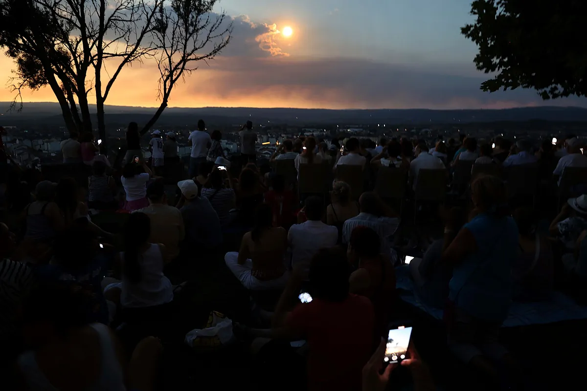 El eclipse en Monforte de Lemos: 41 segundos de oscuridad total, una fiesta con bebidas y un visitante de Houston