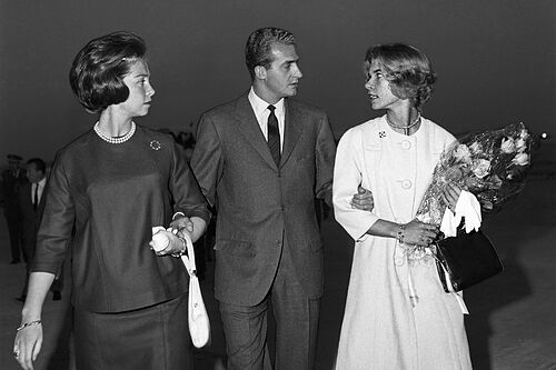 Juan Carlos I, el �nico miembro de la Familia Real ausente en la despedida en Espa�a de su cu�ada Irene de Grecia: "Se niega a venir y no dormir en Zarzuela"