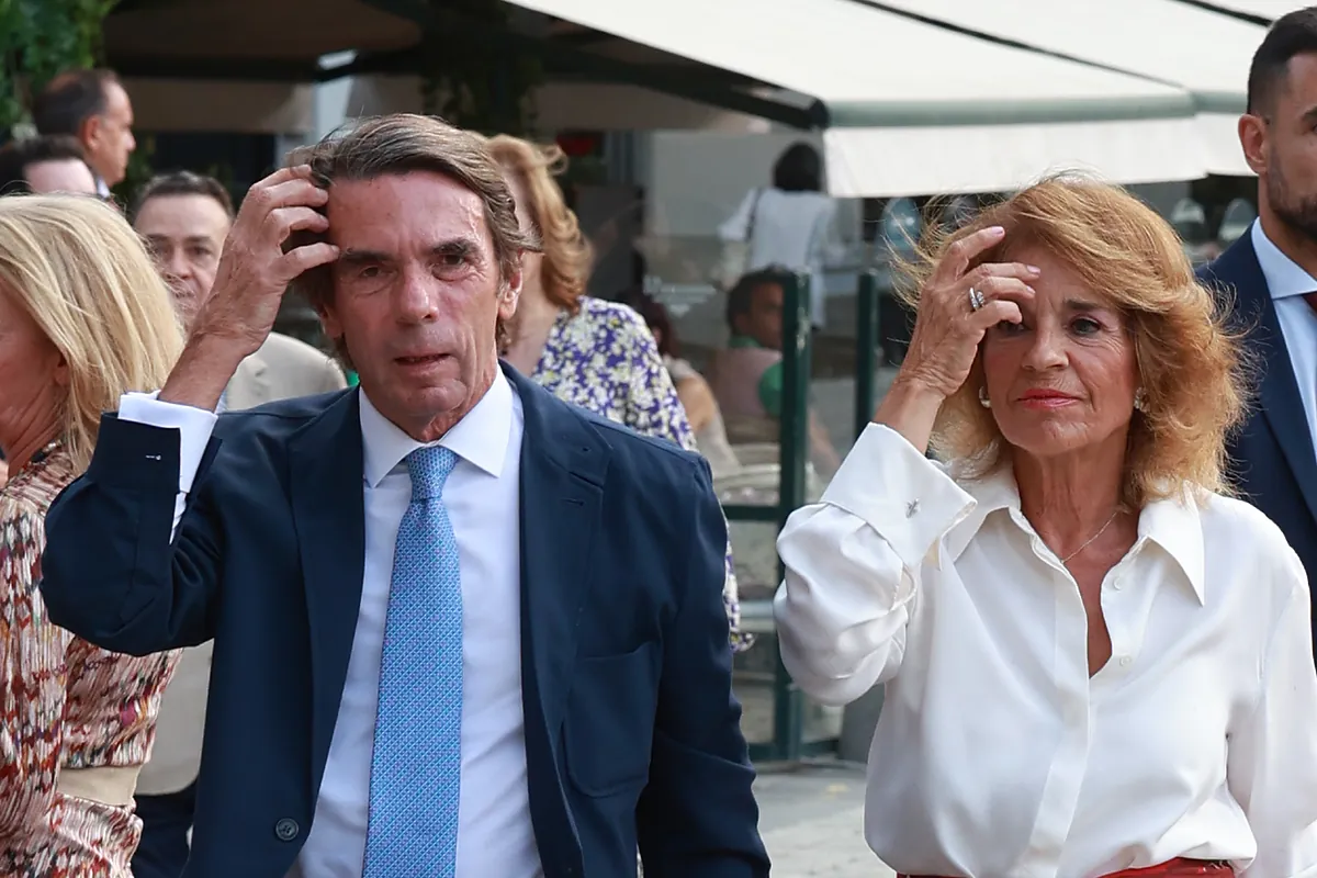 José María Aznar y Esperanza Aguirre, en la boda de la hija de Fernández-Lasquetty en Ferrol