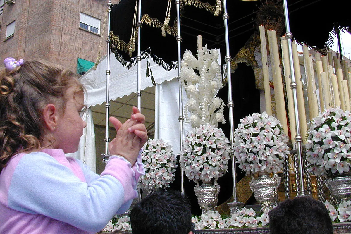 Procesiones en Granada hoy Domingo de Resurrección, de la Semana Santa 2025: horarios y recorridos