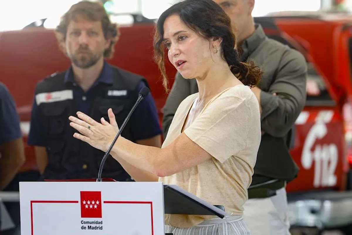 Ayuso acusa al Gobierno de "ver cómo todo se quema" y luego "buscar ...