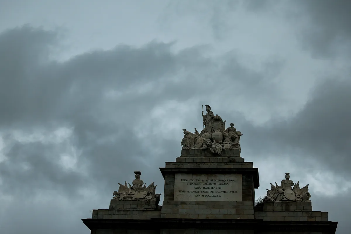 Un kit de emergencia y otras recomendaciones de la Comunidad de Madrid a 179 municipios ante las tormentas de otoño: radio con pilas, bombas de achique...