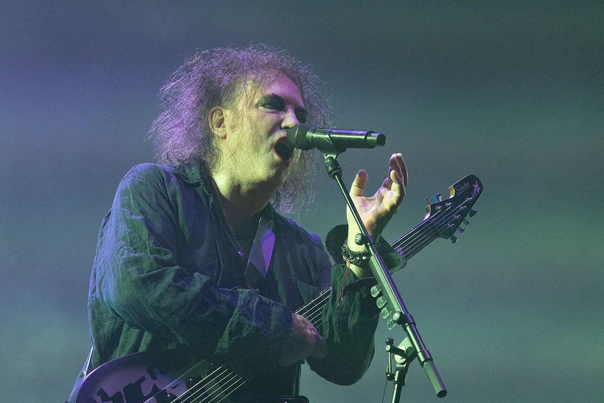 The Cure'a saygı ve hayranlık: Robert Smith, Primavera Sound'da üç saatlik konseriyle heyecan yarattı