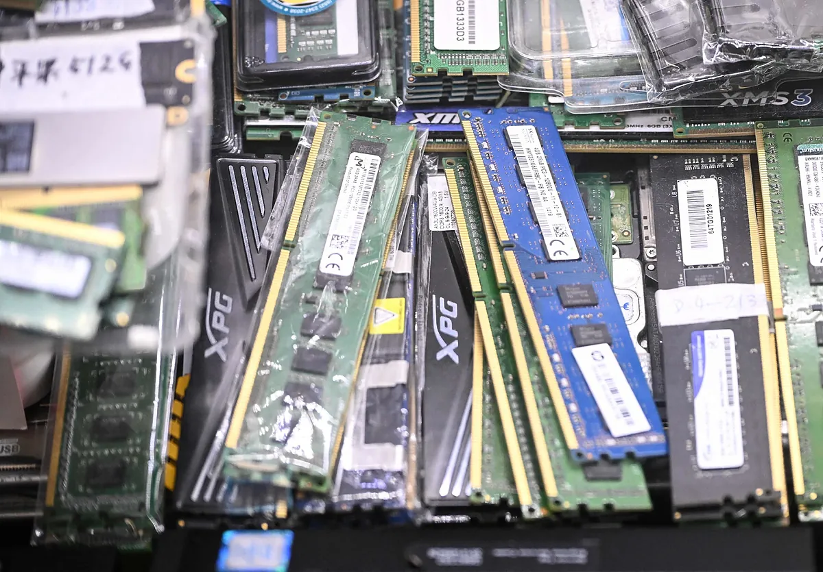 La economía, colgada de un chip