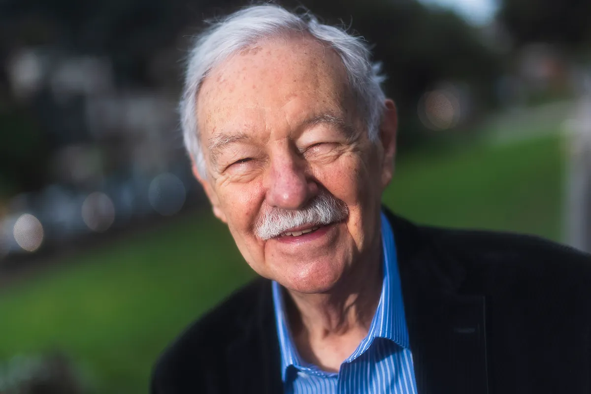 Eduardo Mendoza y los ayatolás de Sant Jordi