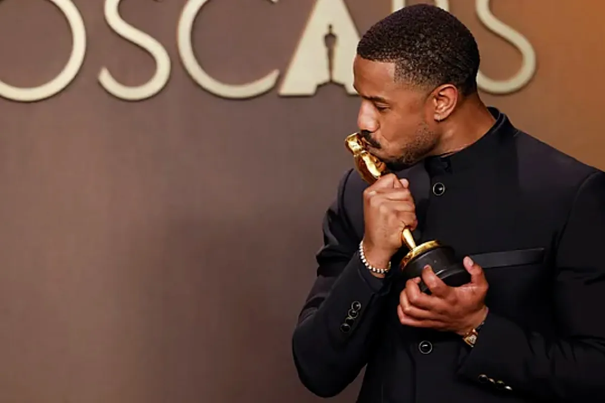 Michael B. Jordan se acuerda de Will Smith y otros predecesores tras recibir el Oscar a Mejor Actor