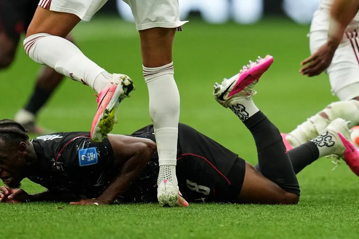 Koné sufre una grave fractura de tibia en la goleada de Canadá a Qatar en el Mundial 2026