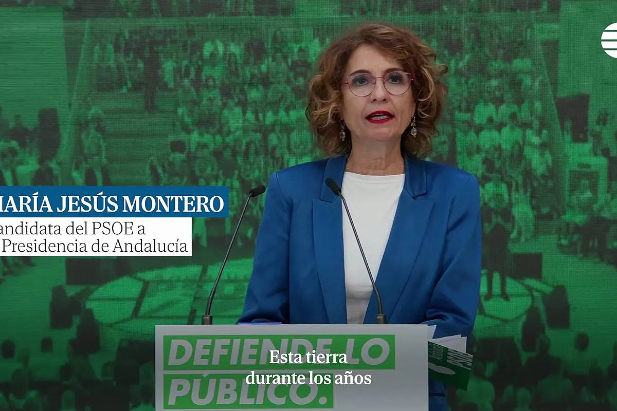 Montero sufre un percance durante su rueda de prensa: "Disculpadme"