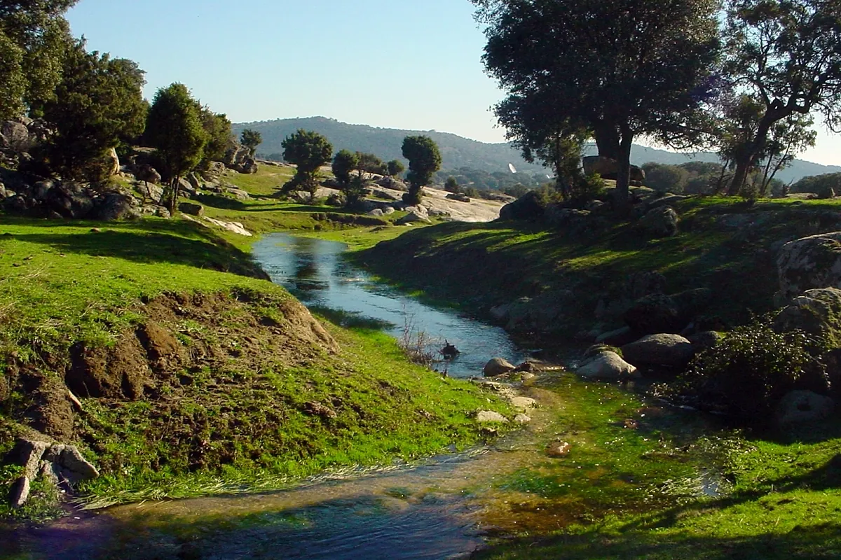 De la tierra a la luna, en una ruta por Fresnedillas de la Oliva