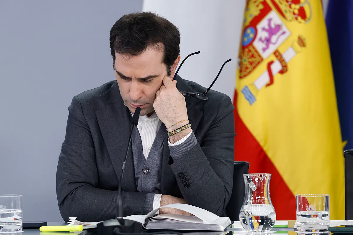 Cuerpo admite que la subida del 16% en el precio de la gasolina, del 28% en el gasóleo y del 50% en los fertilizantes afecta ya al día a día de familias y empresas