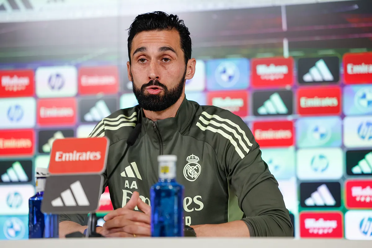Arbeloa: "Esperemos que lo que ocurrió con Vinicius sea un antes y un después en el mundo del fútbol"
