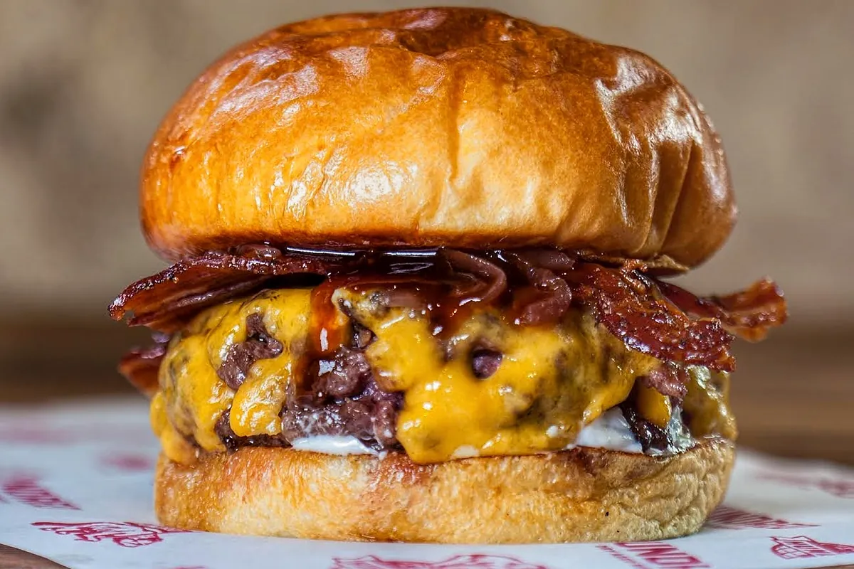 La valenciana Hundred Burgers vuelve a coronarse como la mejor hamburguesería del mundo