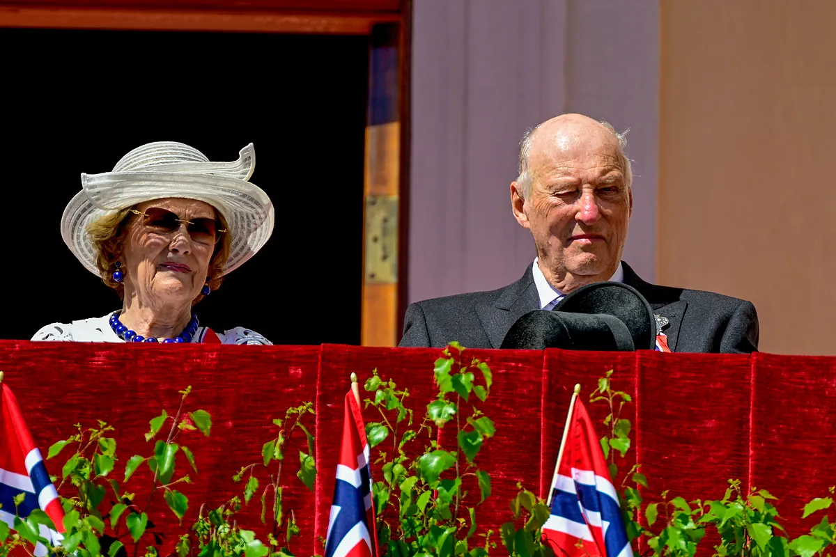 La visita de la reina Sonia de Noruega al rey Harald en Tenerife: así es el lujoso hotel en el que se hospedaban durante sus vacaciones