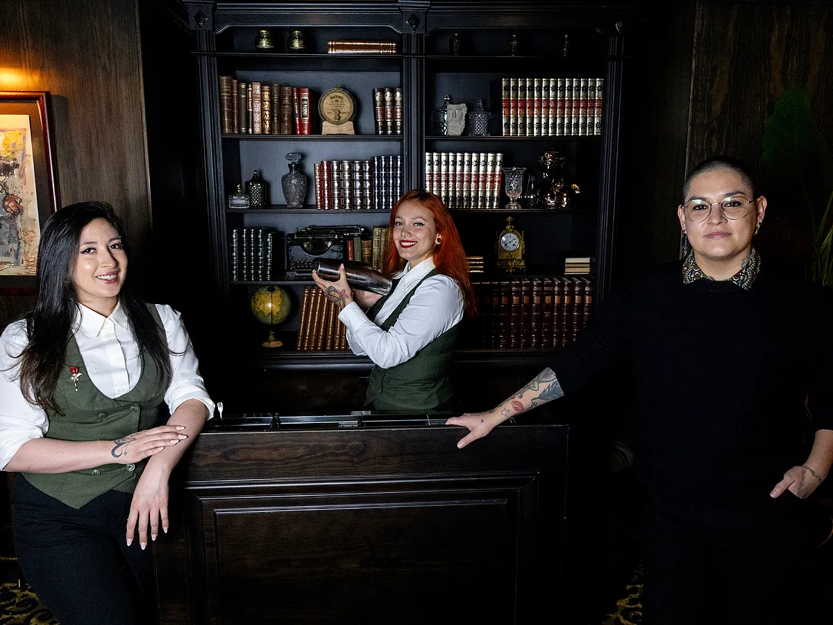 The Circle, la primera coctelería de España liderada por mujeres: "Los 14 cócteles de la carta celebran la voz femenina y la intensidad poética con referencias a poetisas malditas"