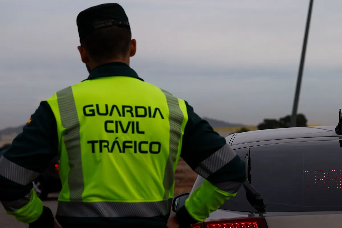 Dos muertos en un choque frontal entre un camión y un turismo en una carretera de Lugo
