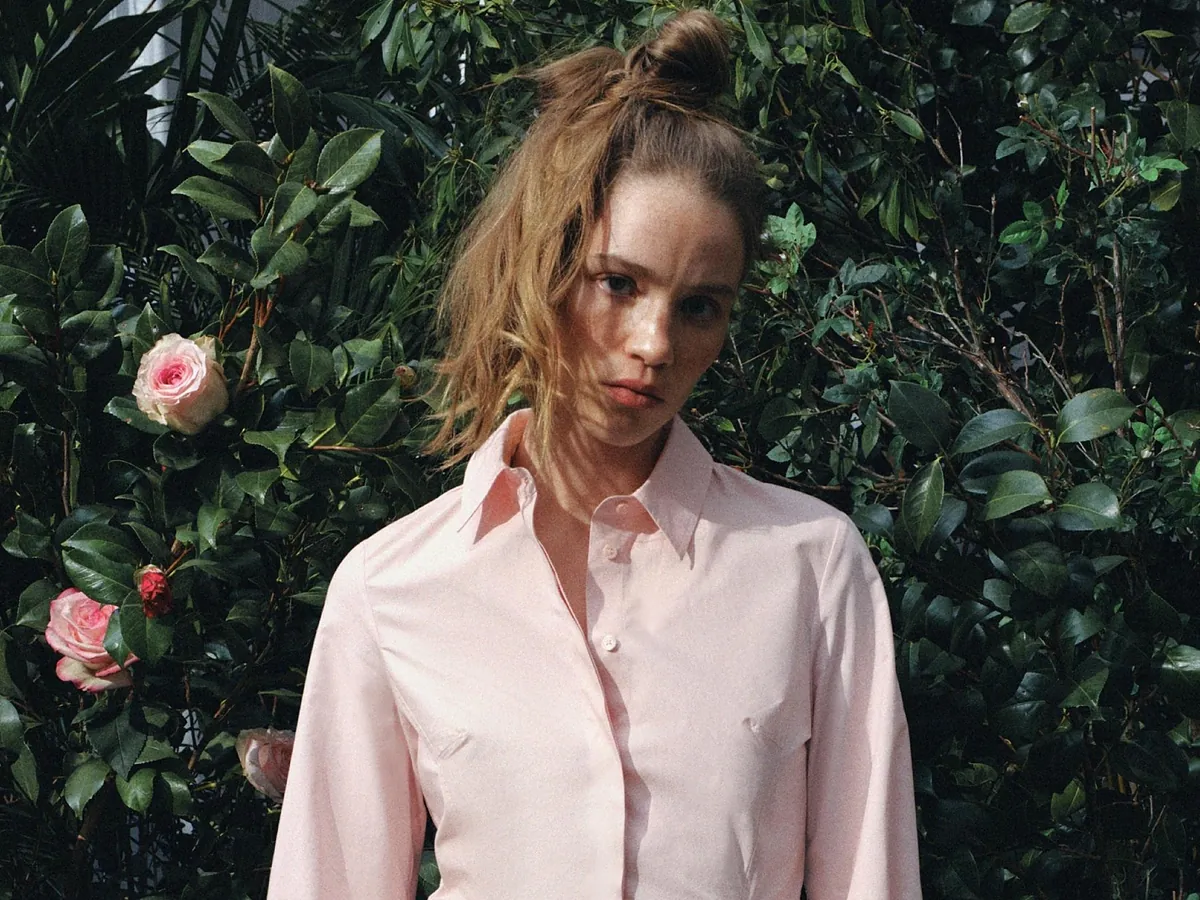 Zara tiene las 9 nuevas camisas que combinan con todo tipo de pantalones y son perfectas para estrenar esta Semana Santa: de peplum a lino pasando por las rayas