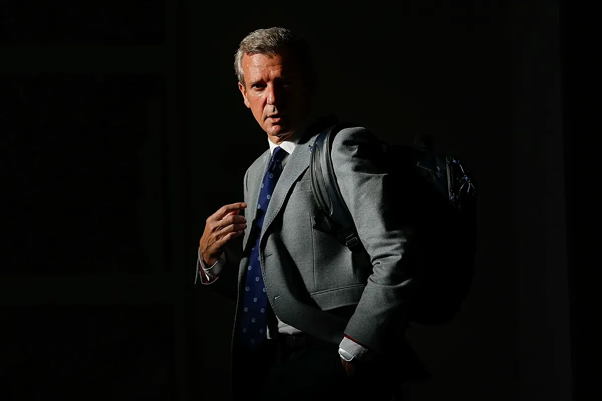 La  isla  de Rueda, el único barón del PP sin el riesgo de Vox: llega fortalecido a la mitad de mandato con la vivienda y la Sanidad para el examen final