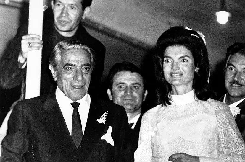 Onassis y Kennedy: una boda por amor, el de ella por el dinero y el de él  por el estatus social | LOC