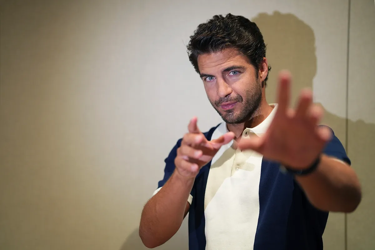 Maxi Iglesias, actor: "Ser guapo me cierra más puertas de las que me abre"