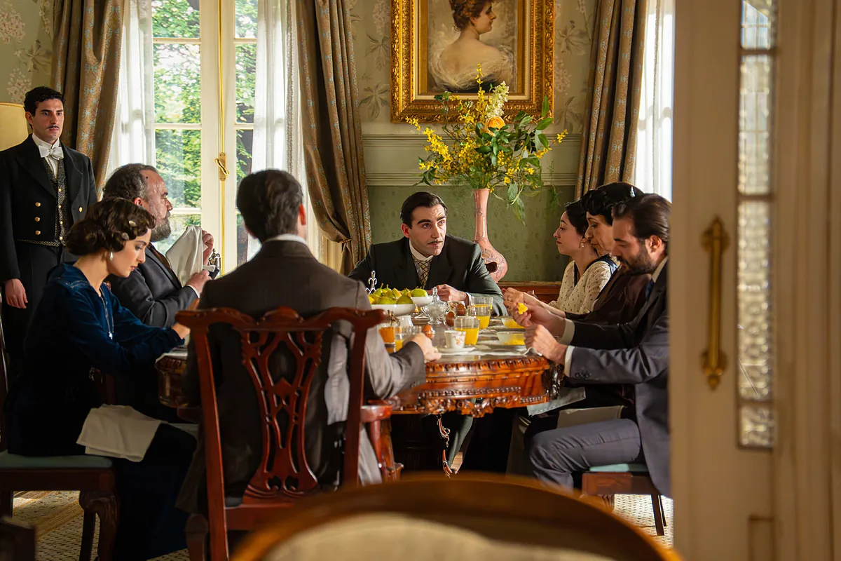 'La Promesa', avance del capítulo del viernes 20 de febrero: Leocadia le pide a su hija que se desvincule de la petición de Curro