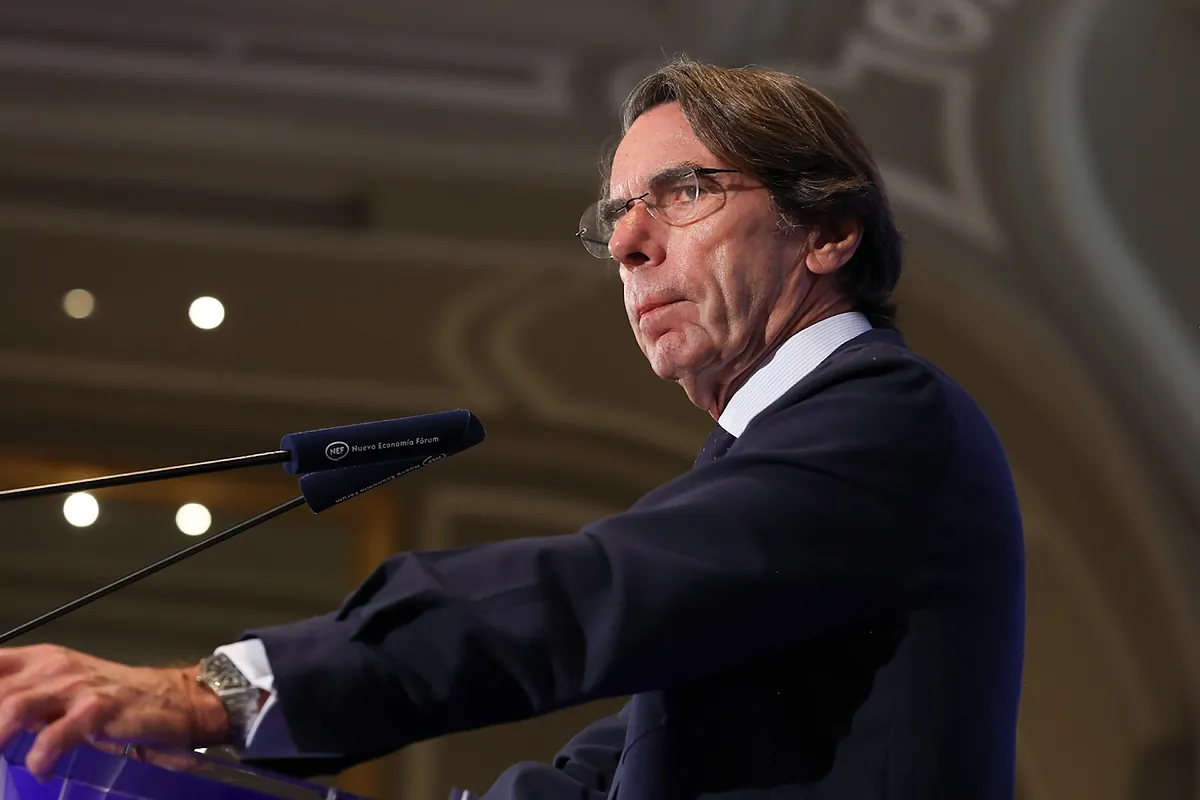 Aznar llama a construir una mayoría "nacional" y "centrada" para echar a Sánchez y evitar un "cambio de sistema"