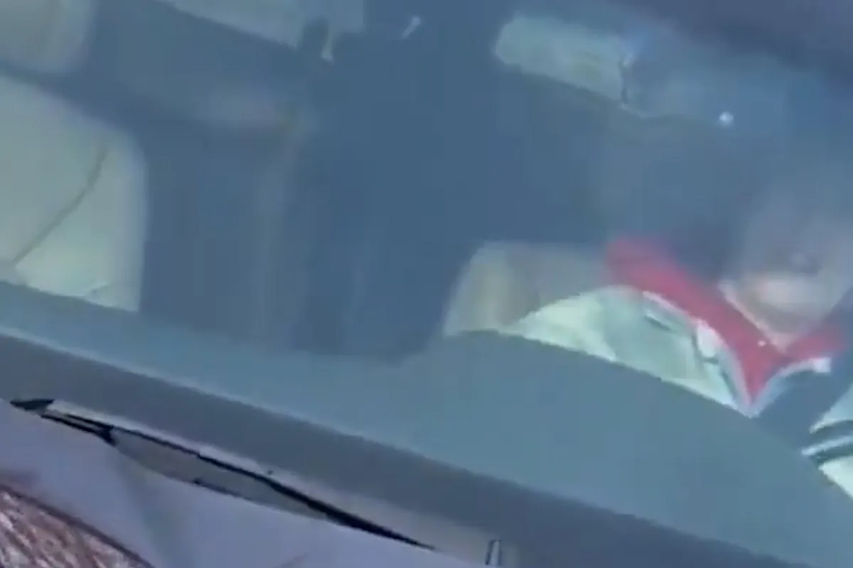 El móvil del agente que mató a una mujer en Mineápolis revela nuevos detalles